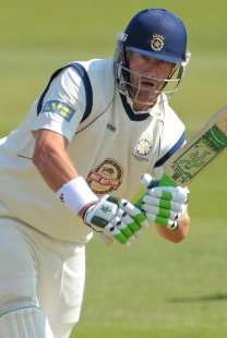 Sean Ervine scored a 75 to give Hampshire hope