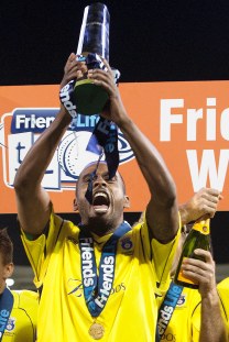 Mascarenhas-Yellows-Winner-Finals-Day-2012-OZee-1-208