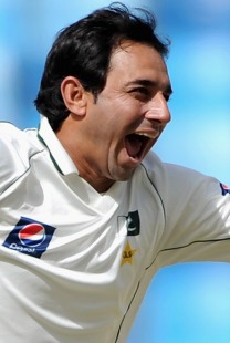 Ajmal-Whites-Ball-Pakistan-England-Getty-1-208